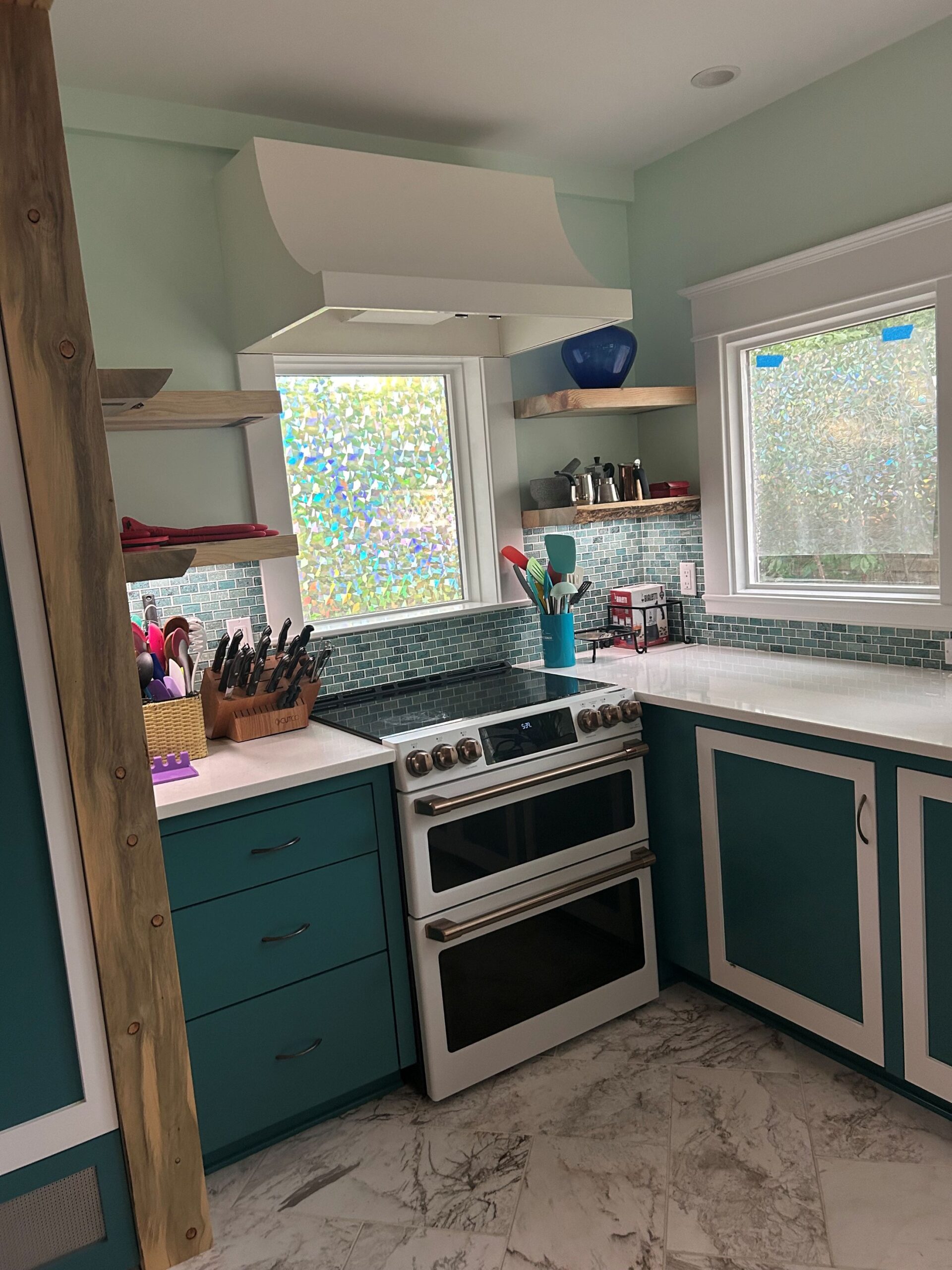 Lavender Residency Kitchen Stove-top